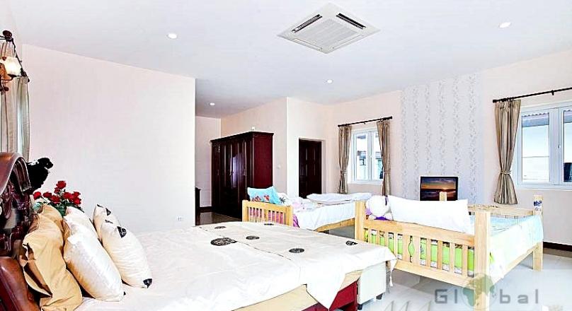 Huay Yai 6-7 bedroom Pool Villa and 3-4-bedroom guest house Pattaya Thailand